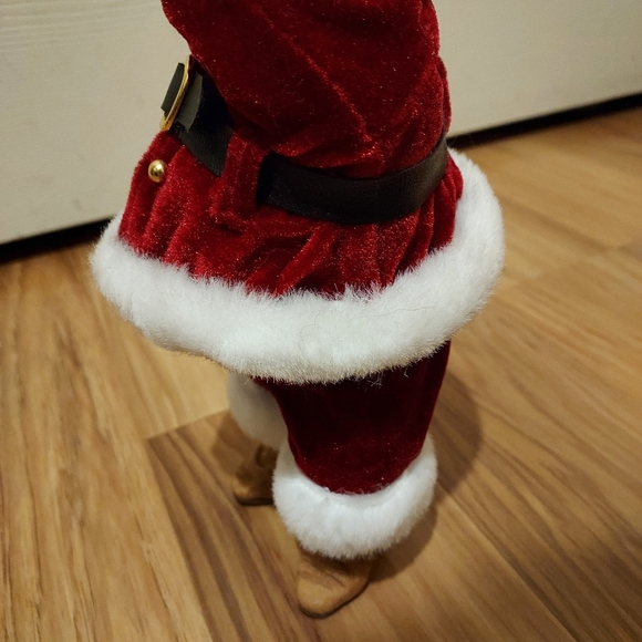 Vintage Hallmark Santa Getting Ready Christmas Eve Decorative Figurine - Picture 3 of 13